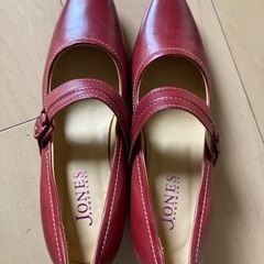 【未使用・美品】赤のベルト付パンプスの画像