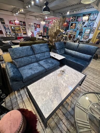 ■ ミキインテリア ■ 引取限定 ■ アウトレット  ■展示品 ■ 通常価格169800円 ■  ヘッドレス　肘部　ギア機能付き　鮮やかなブルー　カウチソファー