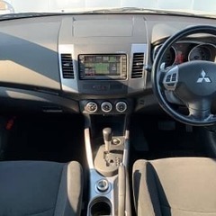 4WD/3列シート/バックカメラなどなど😲三菱・アウトランダー Gの画像
