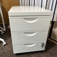 【値下げしました！】IKEAキャビネット