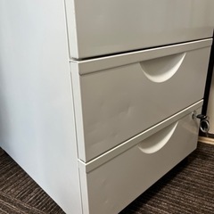 【値下げしました！】IKEAキャビネットの画像