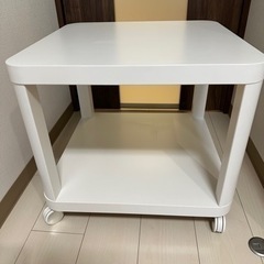 IKEA 　テーブルキャスター付き