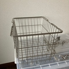 ニトリ収納ケース81L/洗濯かご/洗濯バサミの画像