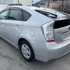 車検2年付き トヨタプリウス 走行3万キロの画像