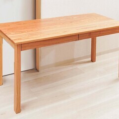 タモ無垢材を使用した丈夫なデスク（幅125・奥行55cm）　美品...
