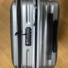 【中は綺麗です】サムソナイト　スーツケース　シルバーの画像