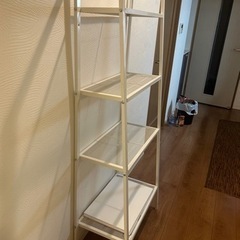 IKEA のスチールラックの画像