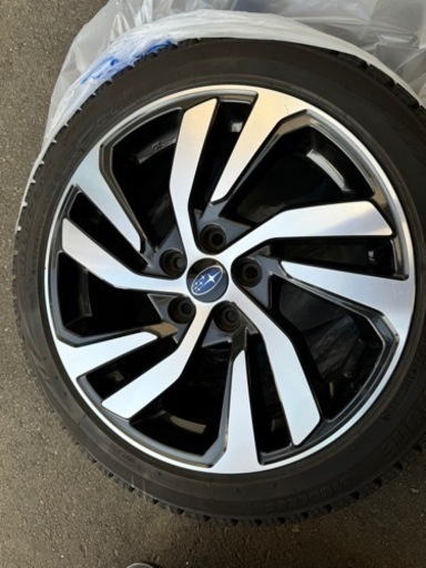 車のパーツ タイヤ、ホイール