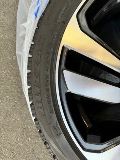 車のパーツ タイヤ、ホイール