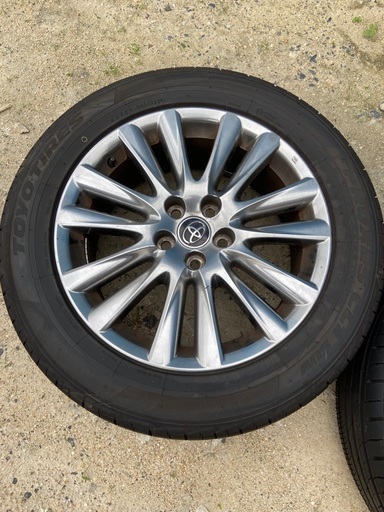 タイヤ・ホイール　235/55R18 ハリアー純正