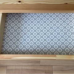 【美品】IKEAの学習机　幅105cm 奥行50cmの画像