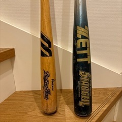 少年野球用バット　木製1本　金属製1本の画像