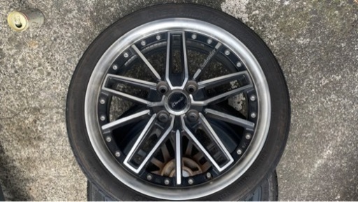 車のパーツ タイヤ、ホイール