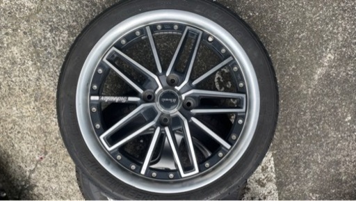 車のパーツ タイヤ、ホイール
