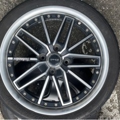 車のパーツ タイヤ、ホイール