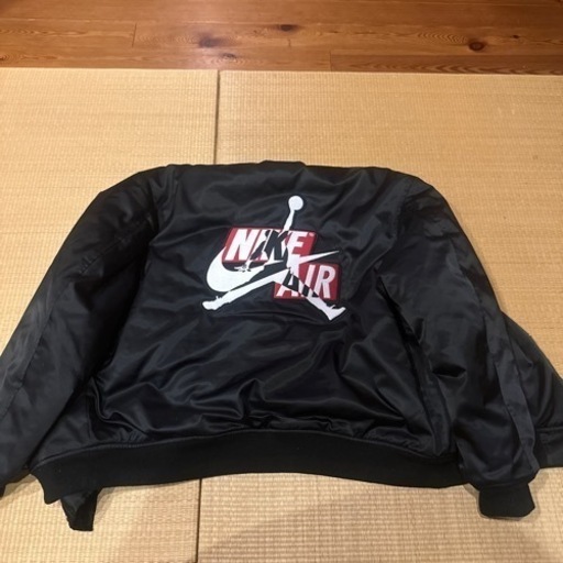 ナイキ エアジョーダン フライトジャケット スタジャン

