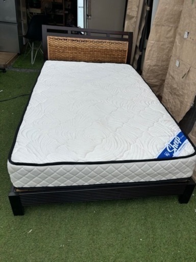 セミダブルベッドフレームとマットレスセット4️⃣