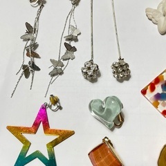 【取引中】イヤリング　樹脂・パール・蝶々・星などの画像