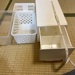 【あげます】カゴと引き出し4つセットの画像