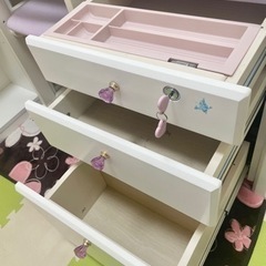 ニトリ勉強机　の画像