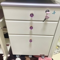 ニトリ勉強机　の画像