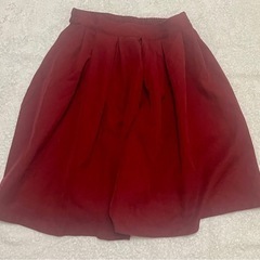真っ赤スカート 膝上くらい シンプルミニスカート シャカシャカに...