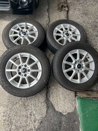 バリ山スタッドレス❤️195/65/15❤️4本セット❤️ホイールめちゃ綺麗❤️引取希望