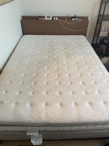 ベッド、フレーム