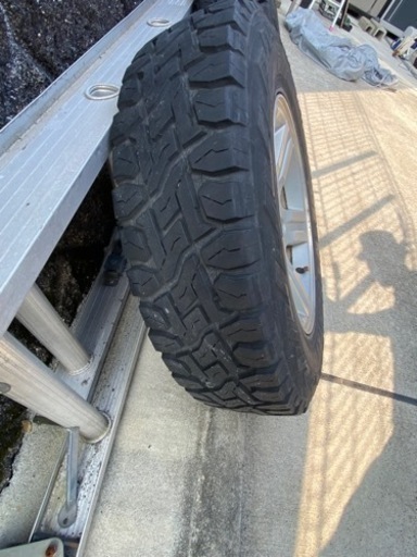 車のパーツ タイヤ、ホイール