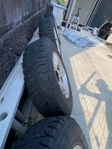 車のパーツ タイヤ、ホイール