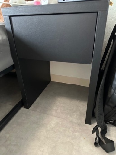 【急募】引出し+コンセント付きベッドサイドテーブル2個セット