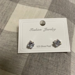 ピアス1