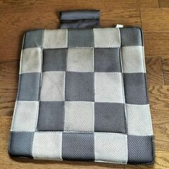 車の座布団  キャラメルモカ  ブロックチェック