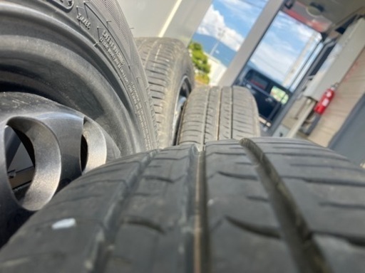 車のパーツ タイヤ、ホイール