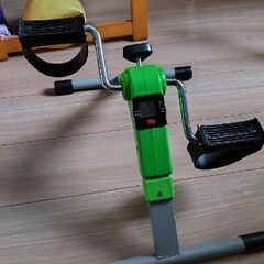 サイクルマシン。足の運動。運動不足解消に！の画像
