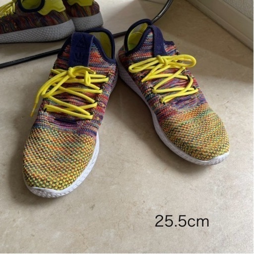 adidas スニーカー