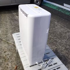🍎アイリスオーヤマ 衣類乾燥除湿機 DDA-DK20-WHの画像
