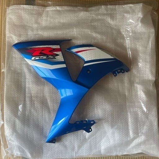 SUZUKI GSXR カウリングサイド