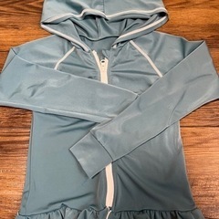 130センチ　女の子　プール　ラッシュガード