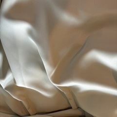 カーテン　アイボリー色の画像