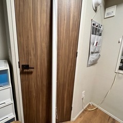 【ニトリ】プロジェクタースクリーン　遮光ロールスクリーンの画像