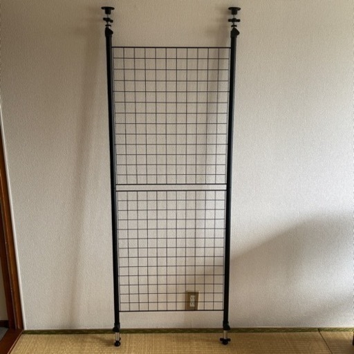 【山善】壁掛け収納 壁面収納 突っ張り収納