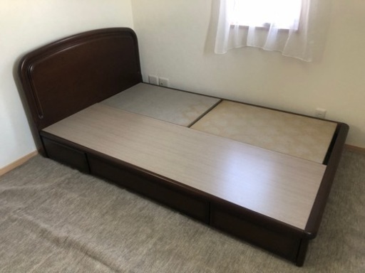 家具　セミダブルベッド