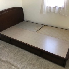 家具　セミダブルベッド