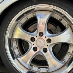 車のパーツ タイヤ、ホイール