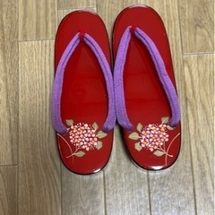 【受付終了】★美品 未使用品 ★レディース レトロ 右近下駄 朱色 の画像