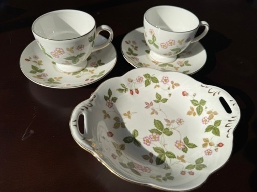 ノリタケ Noritake ウェッジウッド  ナルミ 　Narumi ティーカップ＆ソーサー　プレート　セット