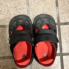 adidas サンダル

