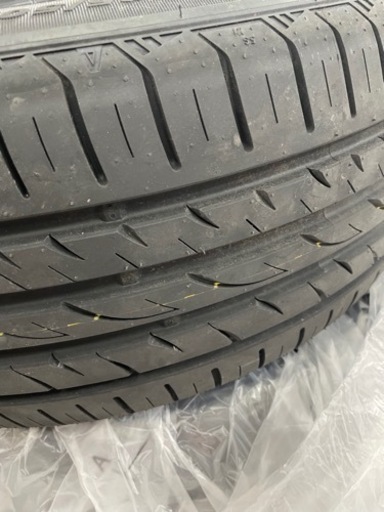 美品‼️新品同様。 4本セット車のパーツ タイヤ、ホイール