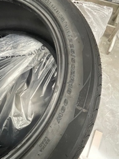 美品‼️新品同様。 4本セット車のパーツ タイヤ、ホイール